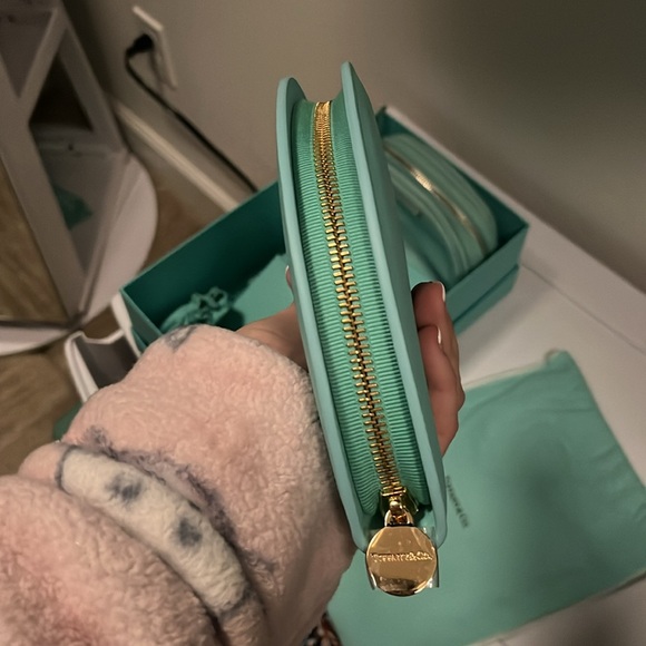 New Tiffany Wallet - Picture 2 of 4